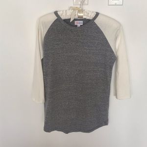 ⭐️🌴Lularoe Long Sleeve Tee